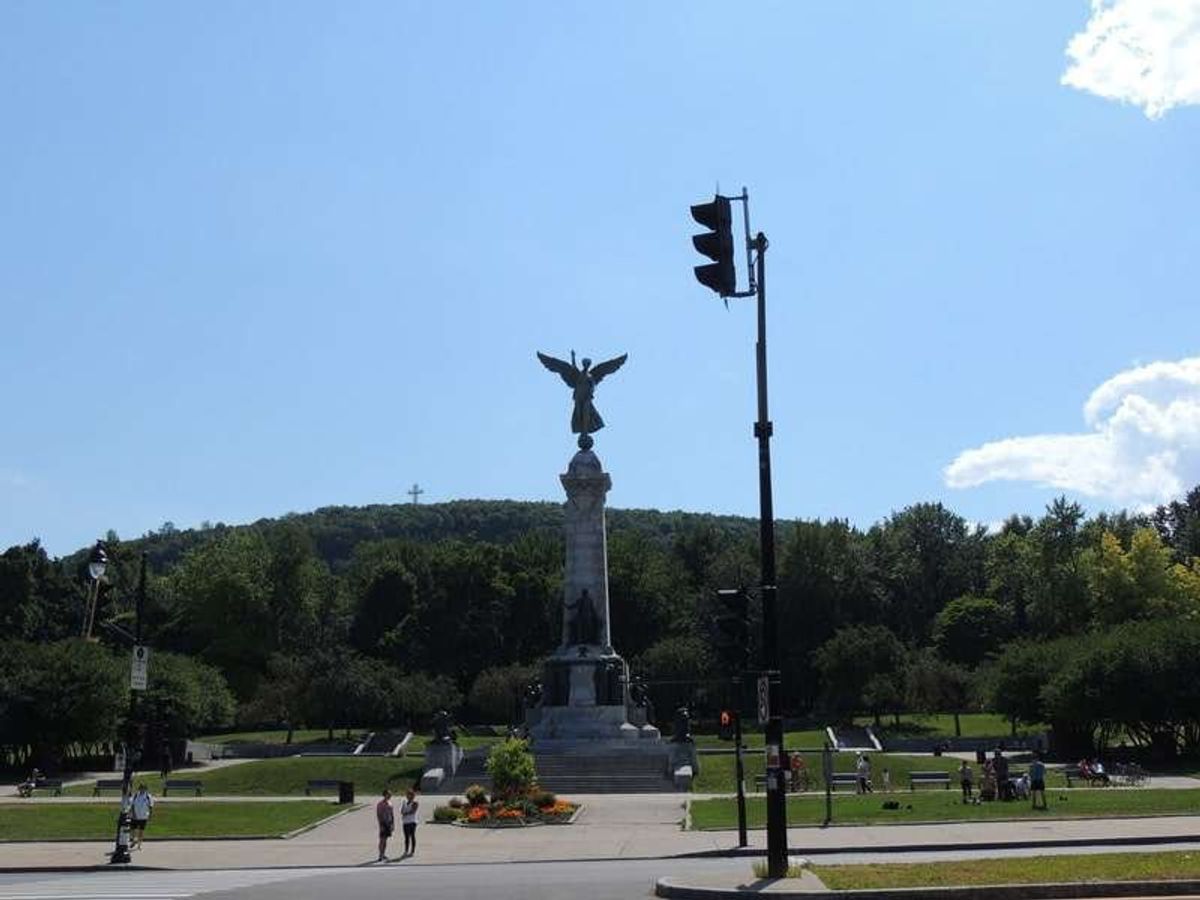 モン・ロワイヤル公園をハイキングします。
モン・ロワイヤル＝Mont-Ro...
