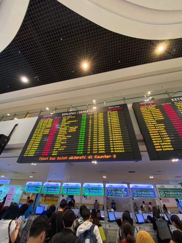 シンガポール・タイ、マレーシア、シンガポール「沢木耕太郎さんに憧れて」の写真：クワラルンプールからはバスでシンガポール...