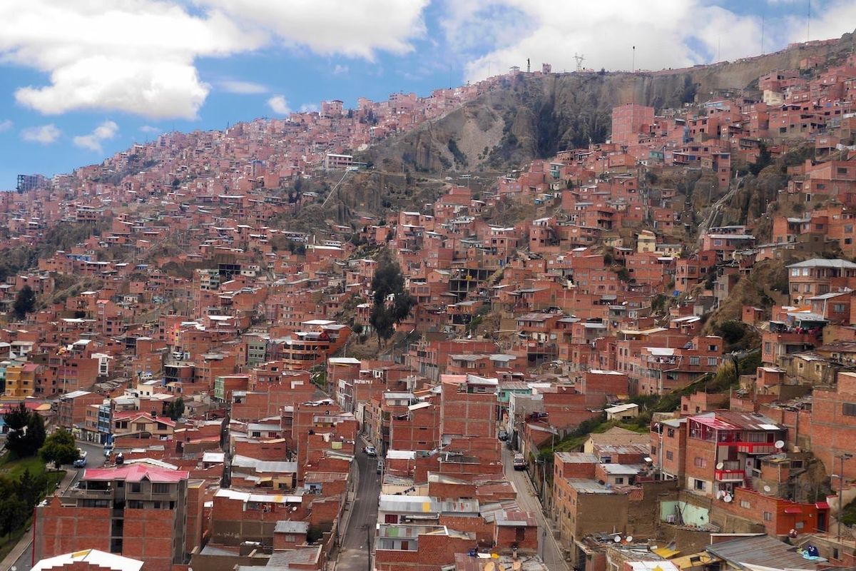 首都のラパス。
ロープウェイで移動は楽になったが、高山病で丸一日寝たきり…