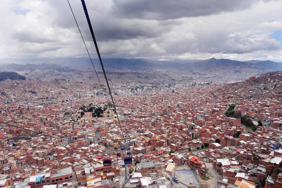 首都のラパス。
ロープウェイで移動は楽になったが、高山病で丸一日寝たきり…