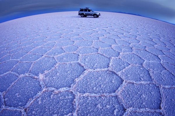 ボリビア多民族国・Uyuni「ペルーボリビア旅」の写真：ウユニ塩湖に来るのは２回目だけど、鏡張は...