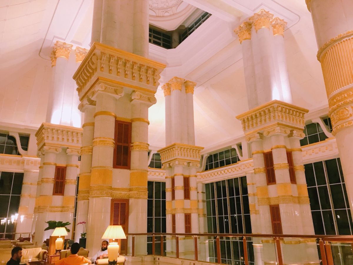 7つ星ホテルまじ金ピカ(止まることない偏差値2発言)