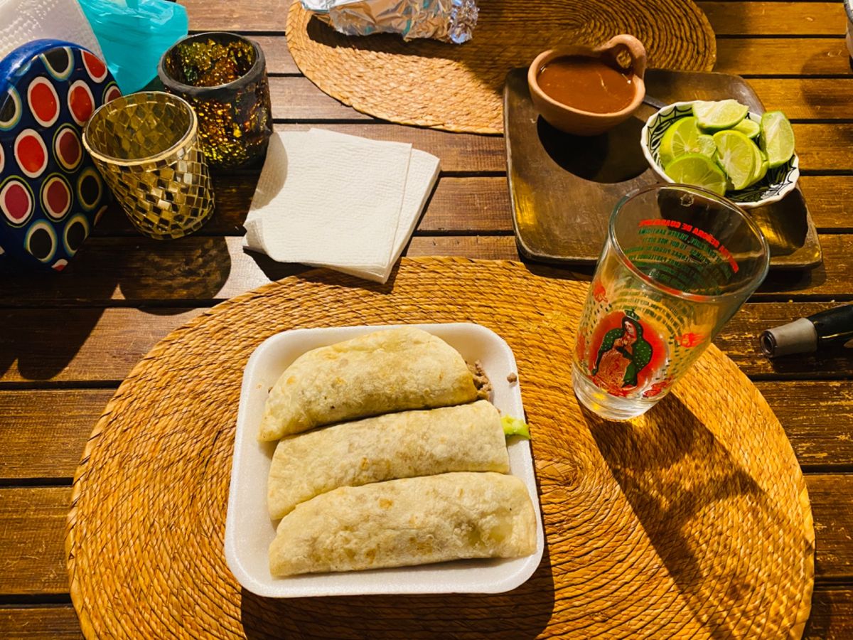 メリークリスマス🎂

メキシコのケーキは攻めてる色使いに
絶対クッソ甘いや...