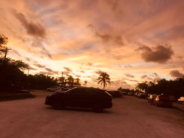 グアム・グアム「〜グアム〜現地人いなさすぎてどこに来たのか迷走しがち🇬🇺」の写真:「ローカルが行くビーチ!」と銘打ってるガ...