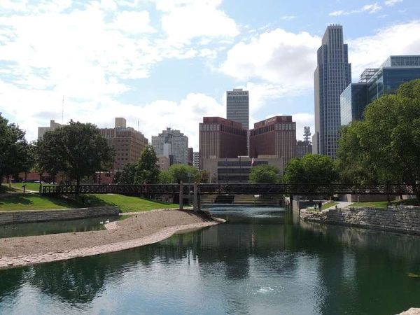 アメリカ(米国)・ネブラスカ「2014年 ネブラスカ州　オマハ　ウォーレン・バフェットとマルコムXゆかりの街」の写真：ジーン リーヒ モール(Gene Lea...