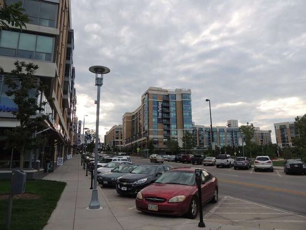 アメリカ(米国)・ネブラスカ「2014年 ネブラスカ州　オマハ　ウォーレン・バフェットとマルコムXゆかりの街」の写真：ミッドタウン・クロッシング(Midtow...