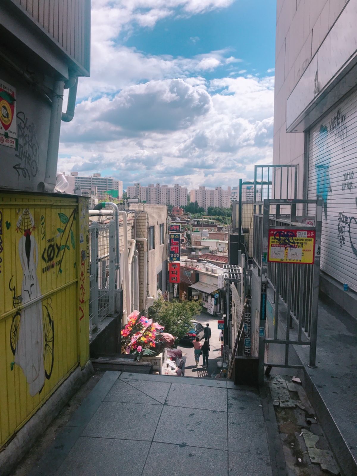 某実話映画の印象から梨泰院に怖いイメージ持ってたがめちゃめちゃ楽しい場所で...