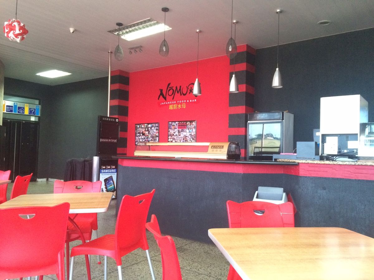 空港からシウダードボリーバルの街へ、ここまでくるとどのタクシーが安全とか分...