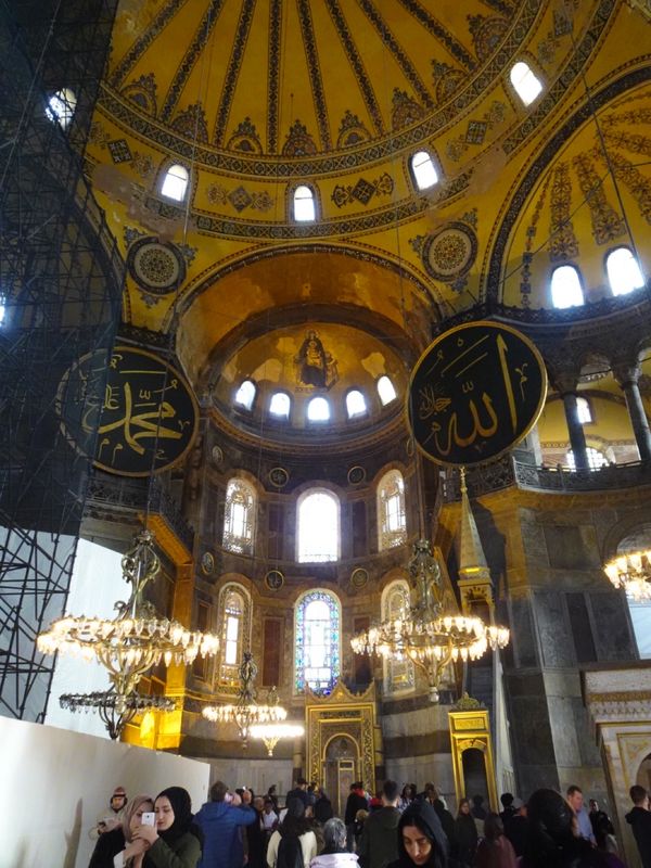 トルコ・イスタンブール「憧れの洞窟ホテルとグランドハイアットに泊まるトルコ周遊10日間」の写真