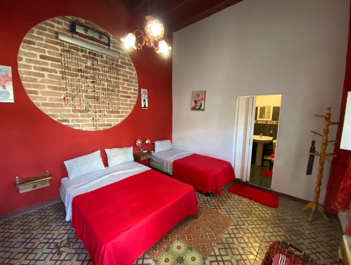 Hostel del Artista Habana

長い長いインテルジェ...