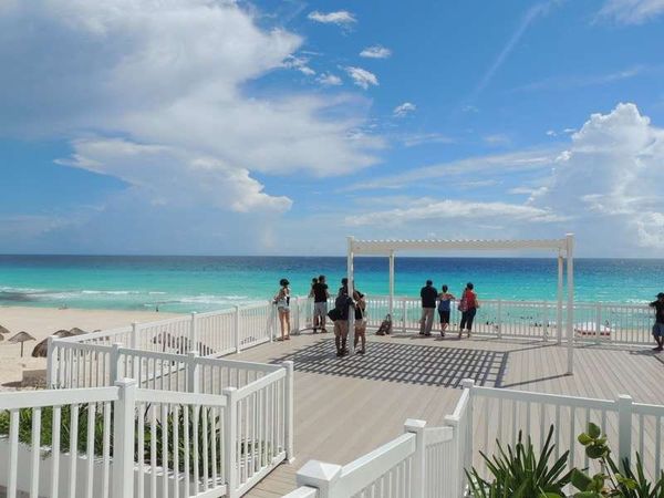 メキシコ・カンクン「2015年 メキシコ南部　カンクンとオアハカ」の写真：街からバスで1時間ほど。
天気も海の色も...