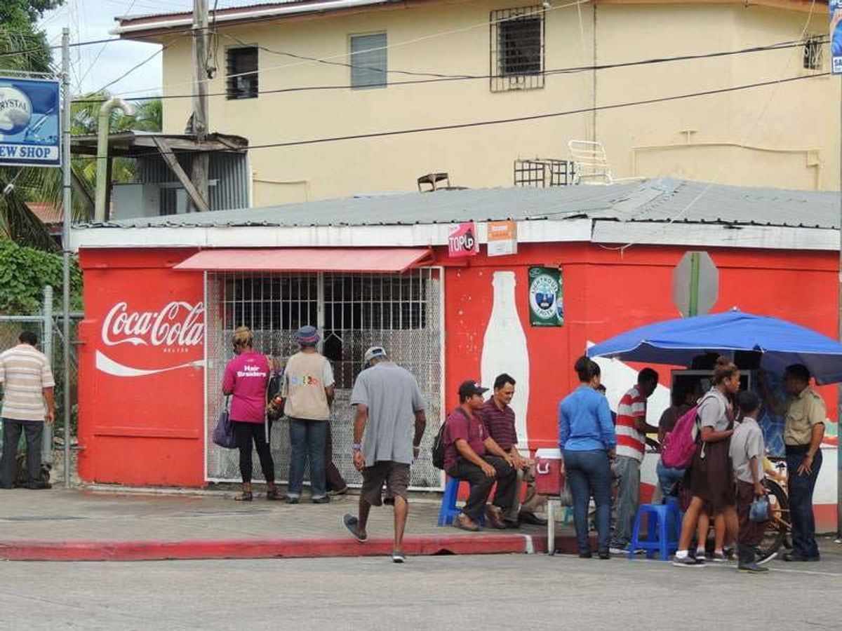 Belize Cityの　フェリー乗場前。
島がのんびりだった分、街の雰囲...