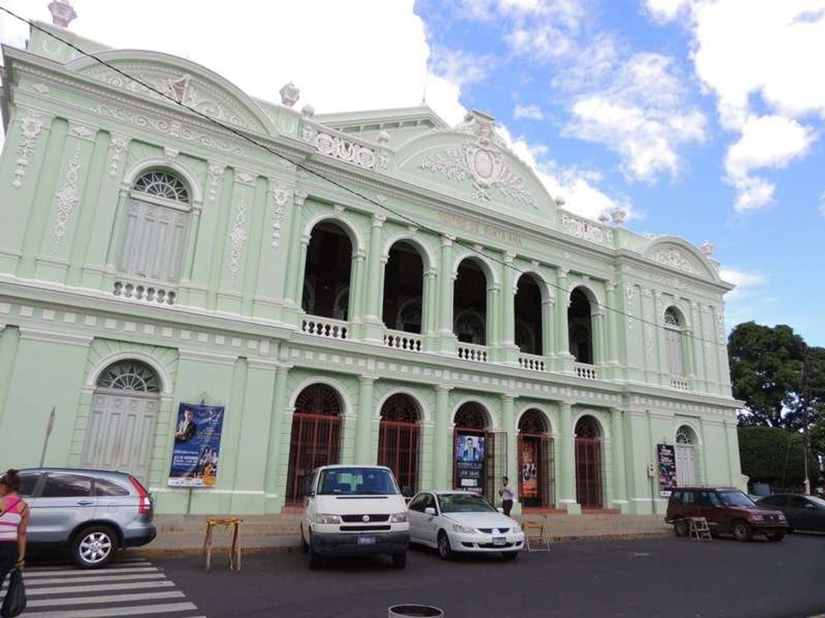 サンタ・アナの長距離バスターミナルが離れたところにあり、行き過ぎてしまった...