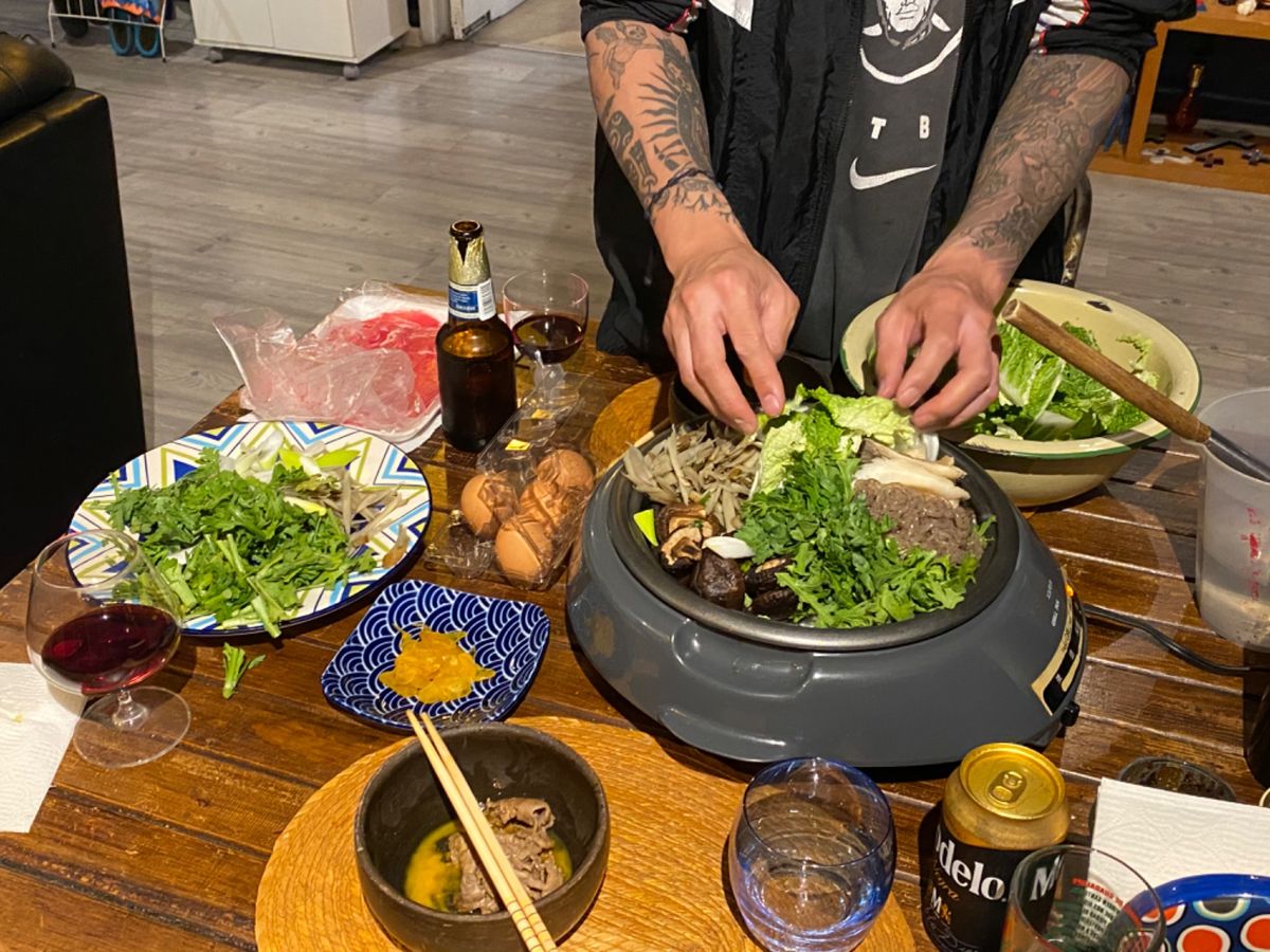 日曜はレストランも閉まってるお店多いので家ですき焼き🤤

めちゃくちゃ楽し...