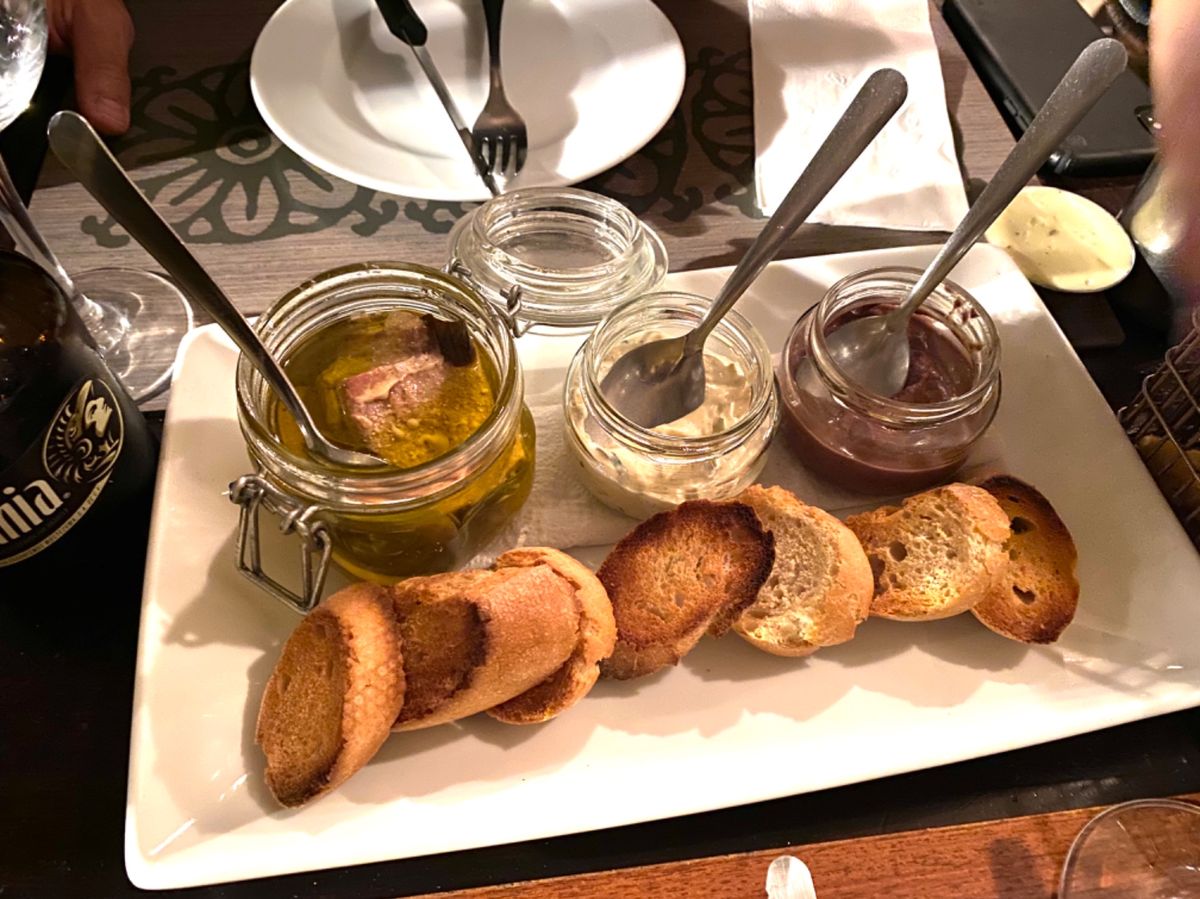 この日はたまには良いレストランで食事しよう🍽とフォーマルな格好でお出掛け👔...