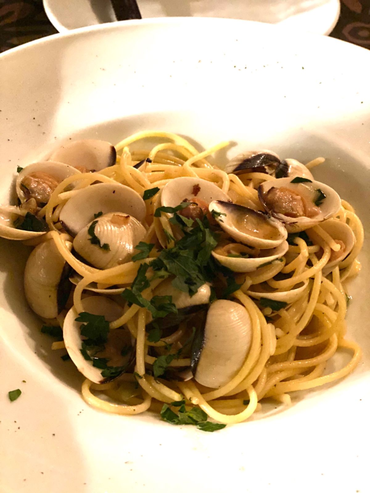 この日はたまには良いレストランで食事しよう🍽とフォーマルな格好でお出掛け👔...