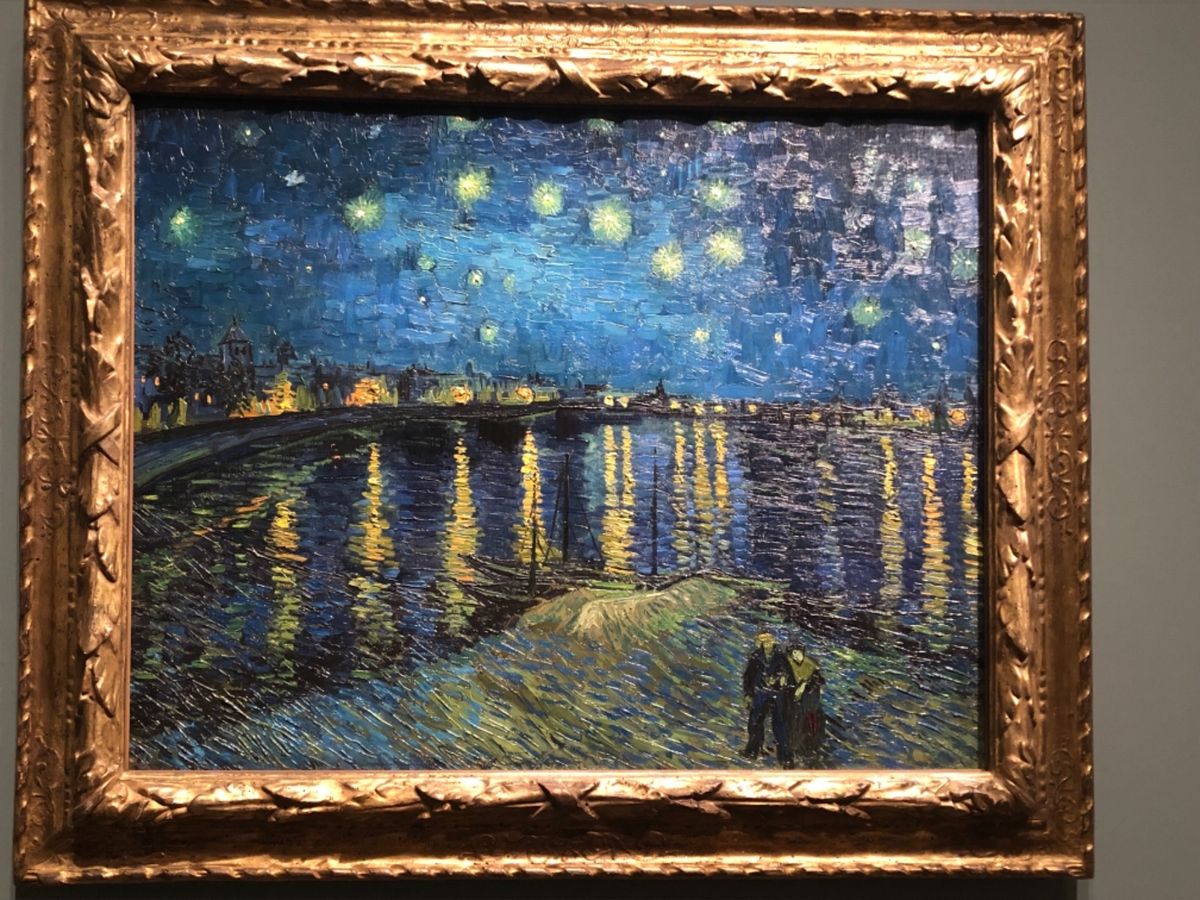 1枚目 セイントシャペル、圧巻のステンドグラス。
2枚目 ジャンヌダルク像...