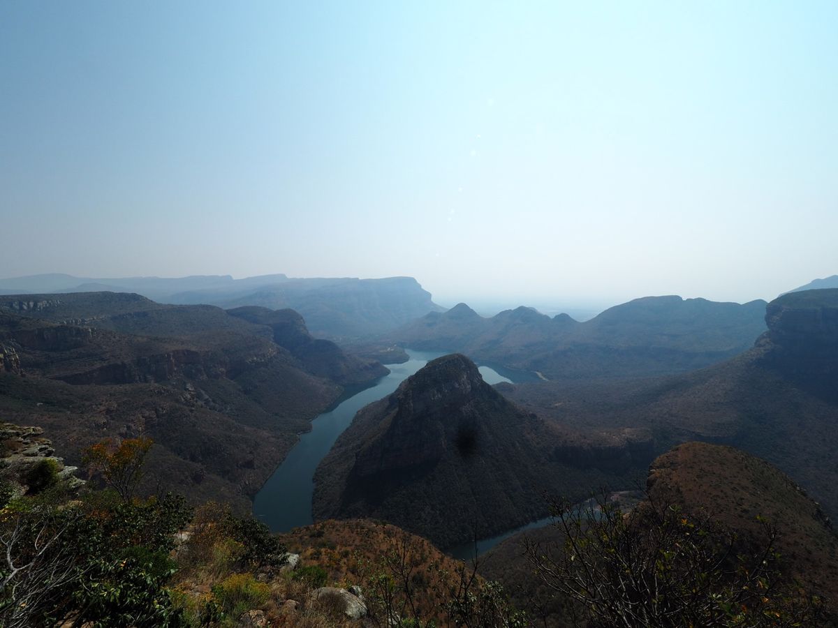 サファリのあと、ケープタウンに戻るフライトが翌日のため、クルーガー国立公園...