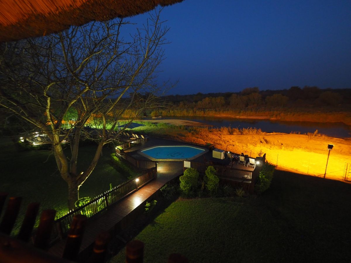 翌日のフライトにそなえクルーガー国立公園の近くの宿に1泊。

完全に予定調...