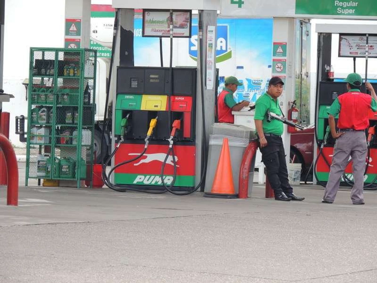 エルサルバドル同様、この街も店ごとにライフルを持ったガードが警備している。

