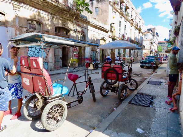 キューバ・ハバナ「1日弾丸ハバナ旅行」の写真：これ乗ってみたかったんだけど
乗りたいタ...