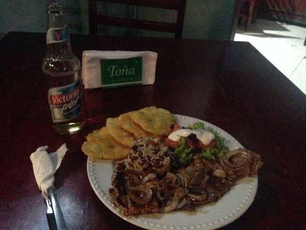 ニカラグア・グラナダ「2015年 ニカラグア 首都マナグアと古都レオン、グラナダ」の写真:宿にチェックイン後、教えてくれたニカラグ...