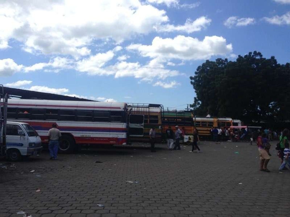 レオンバスターミナル。
ここから雑踏の市場を10分ほど歩き、中心部へ

