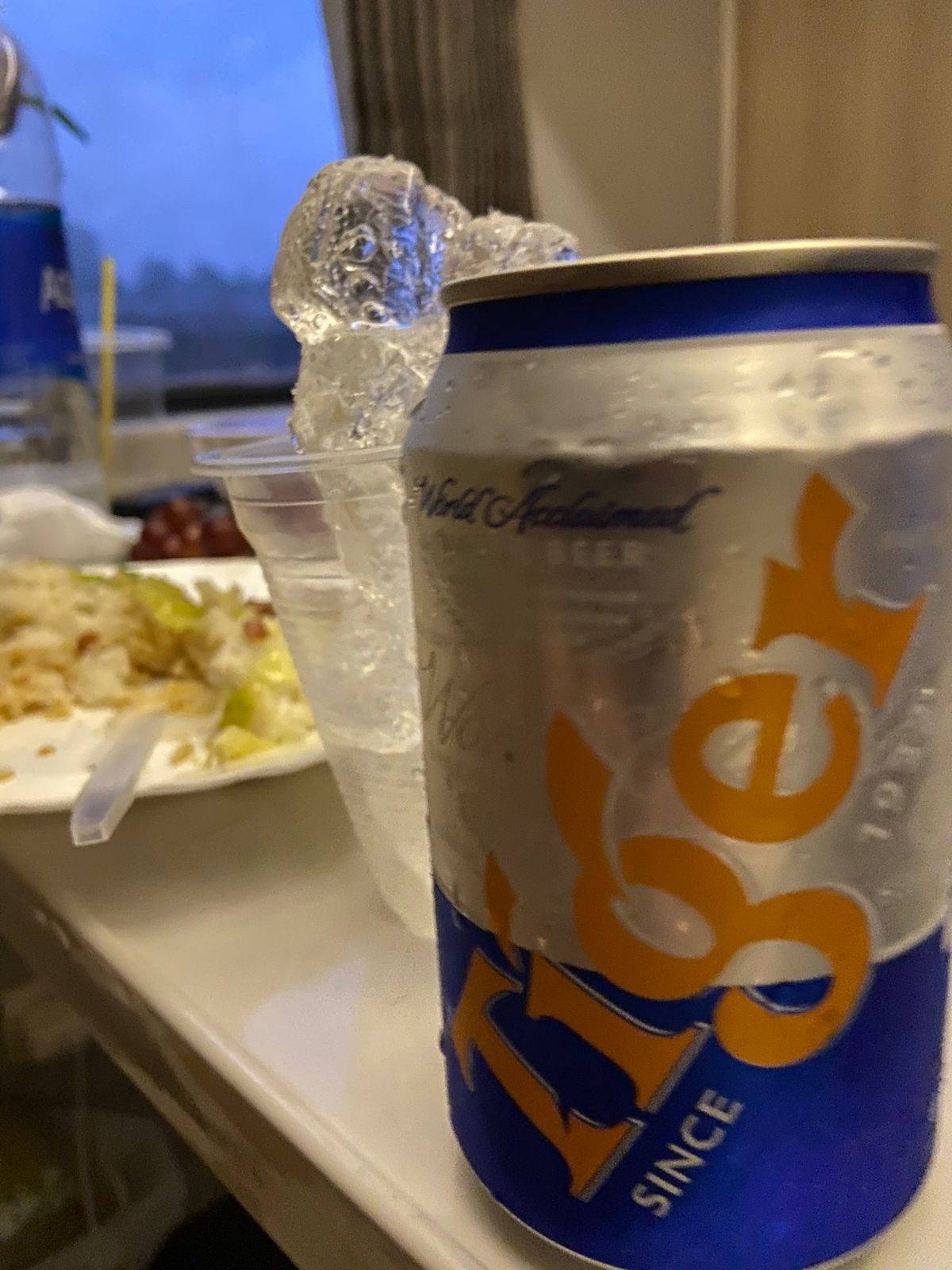 綺麗な景色を見つつお酒を飲む最高の時間‼︎
こんな景色が見れる鉄道旅やめら...