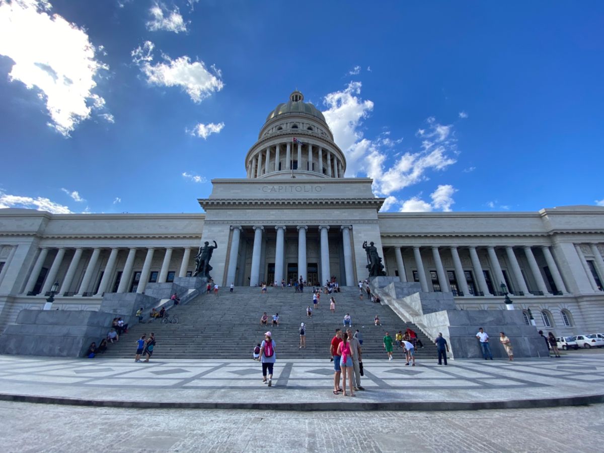 エル・カピトリオ
キューバの人達が、あれがエル・カピトリオだよ！ってやた...