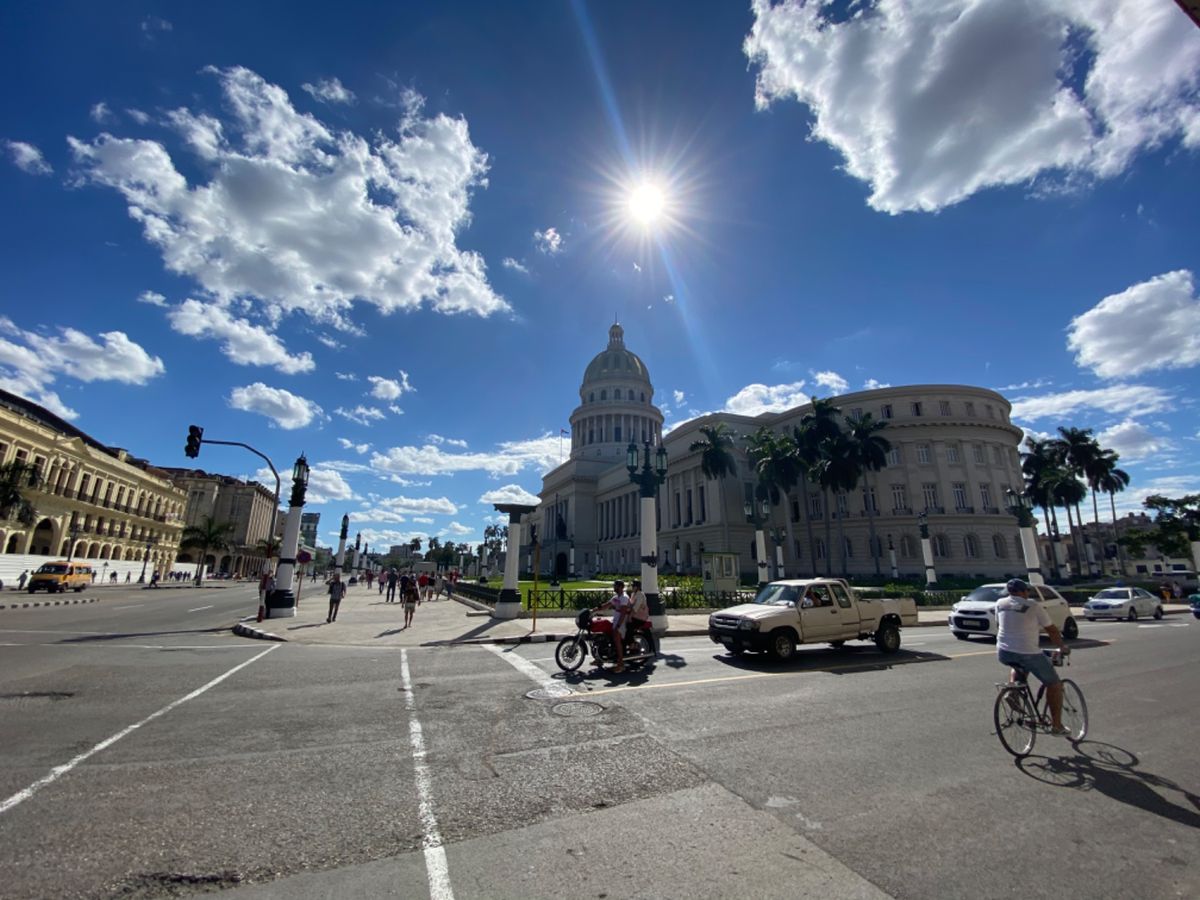 エル・カピトリオ
キューバの人達が、あれがエル・カピトリオだよ！ってやた...