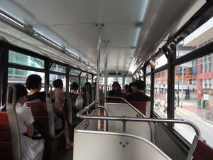 トラム車内
のんびり景色を見ながら移動。

