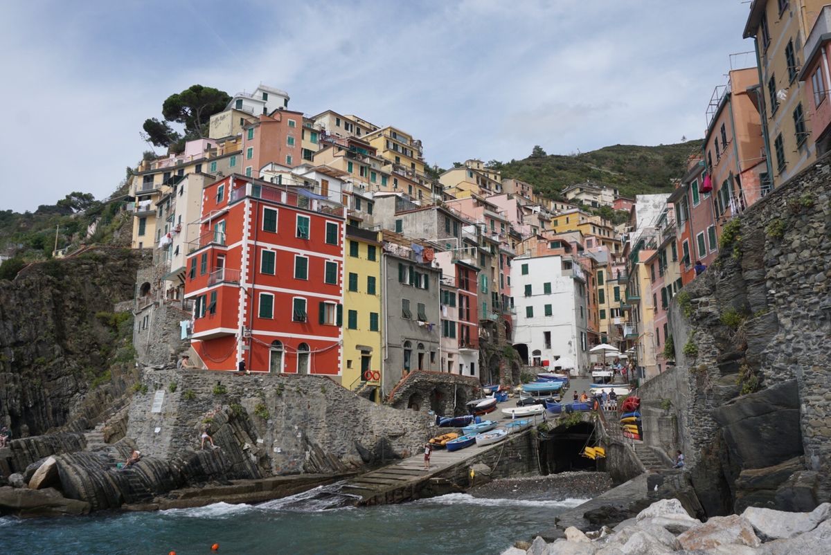 翌朝、チンクエテッレの遊歩道を歩こうとしたら、なんと、通行止めになっていた...