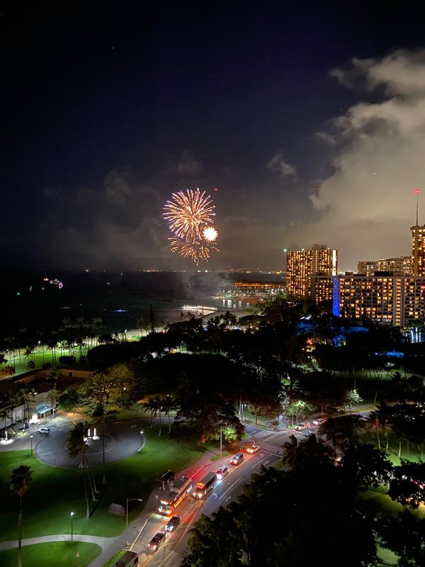 アメリカ(米国)・ハワイ「ハワイ オアフ島」の写真：金曜夜はヒルトンで花火が行われる。トラン...