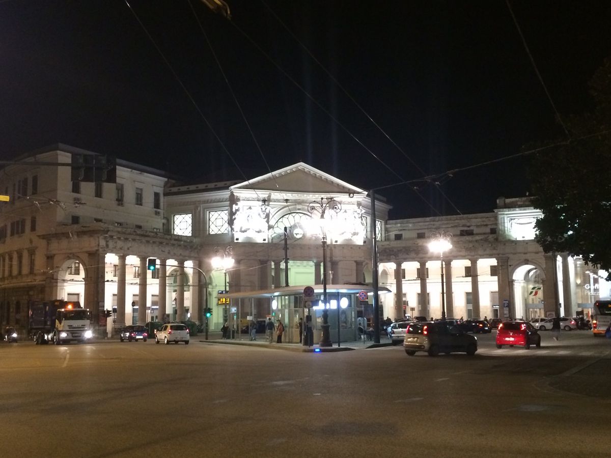 次はマテーラかアルベロベッロ、もしくはアマルフィと考えてたけど、チンクエテ...