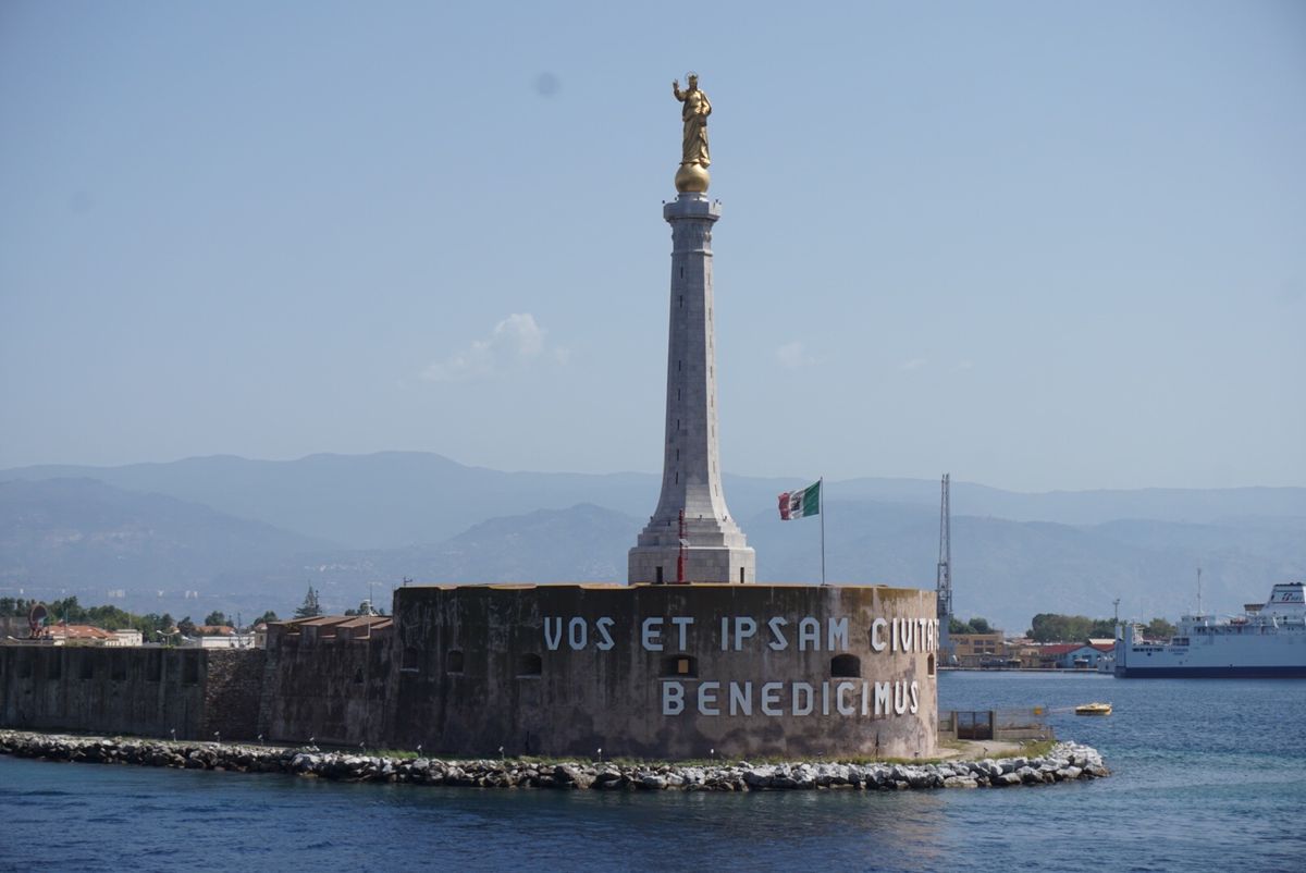 次はマテーラかアルベロベッロ、もしくはアマルフィと考えてたけど、チンクエテ...