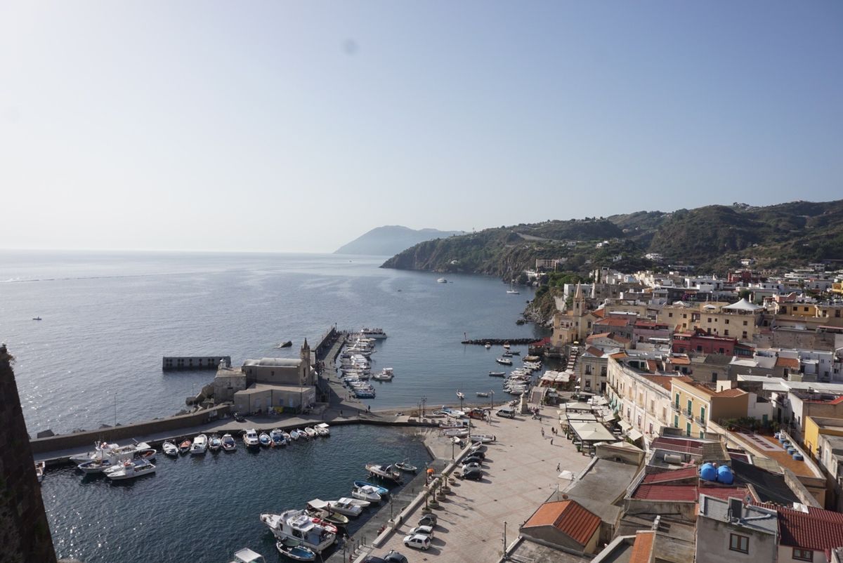 メッシーナへの移動中に次の目的地を探してみると、その時に初めて知ったリパリ...