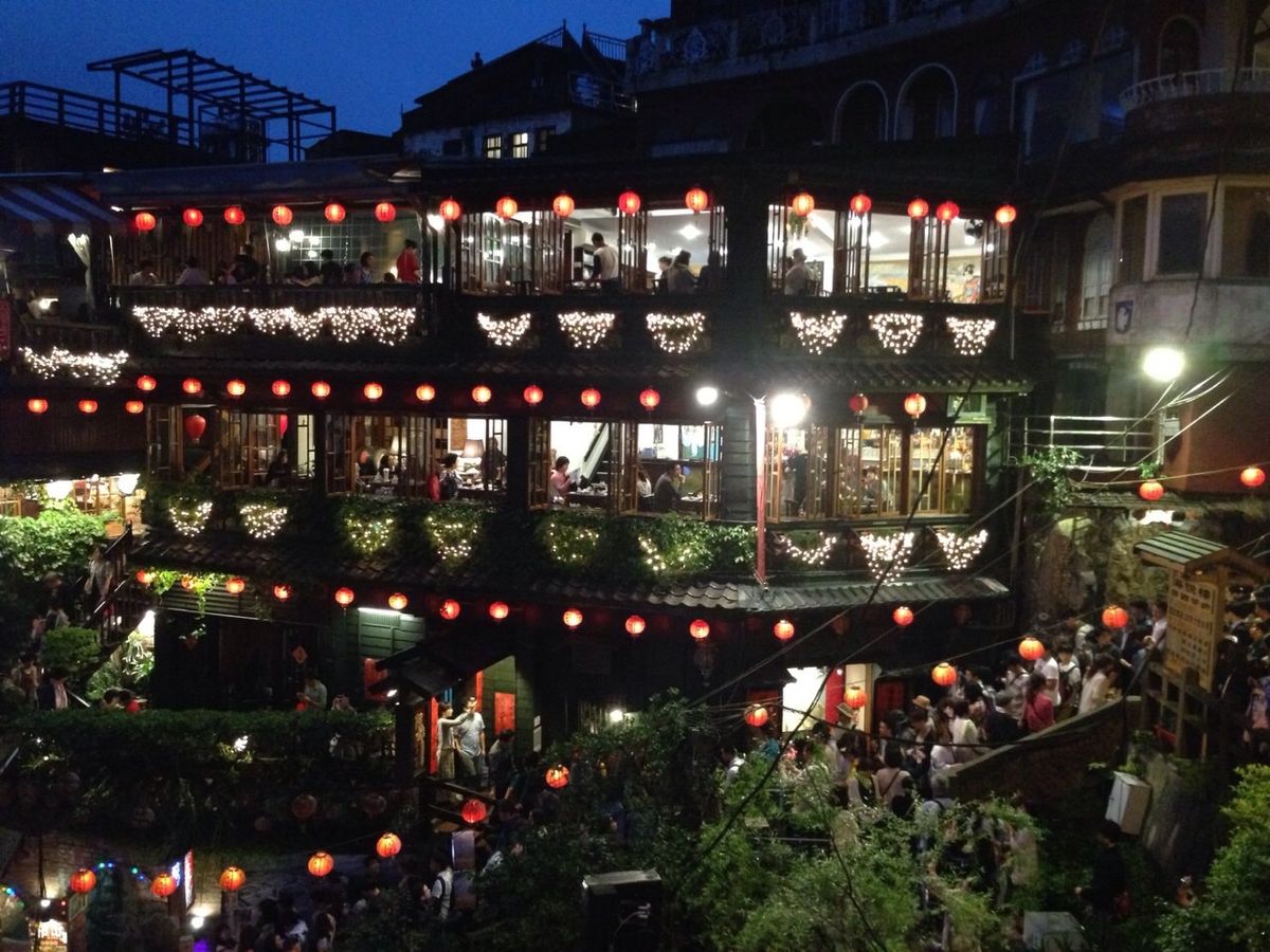 お決まりの九份と十份も自力で電車で行きました。九份はものすごい人！
トンポ...