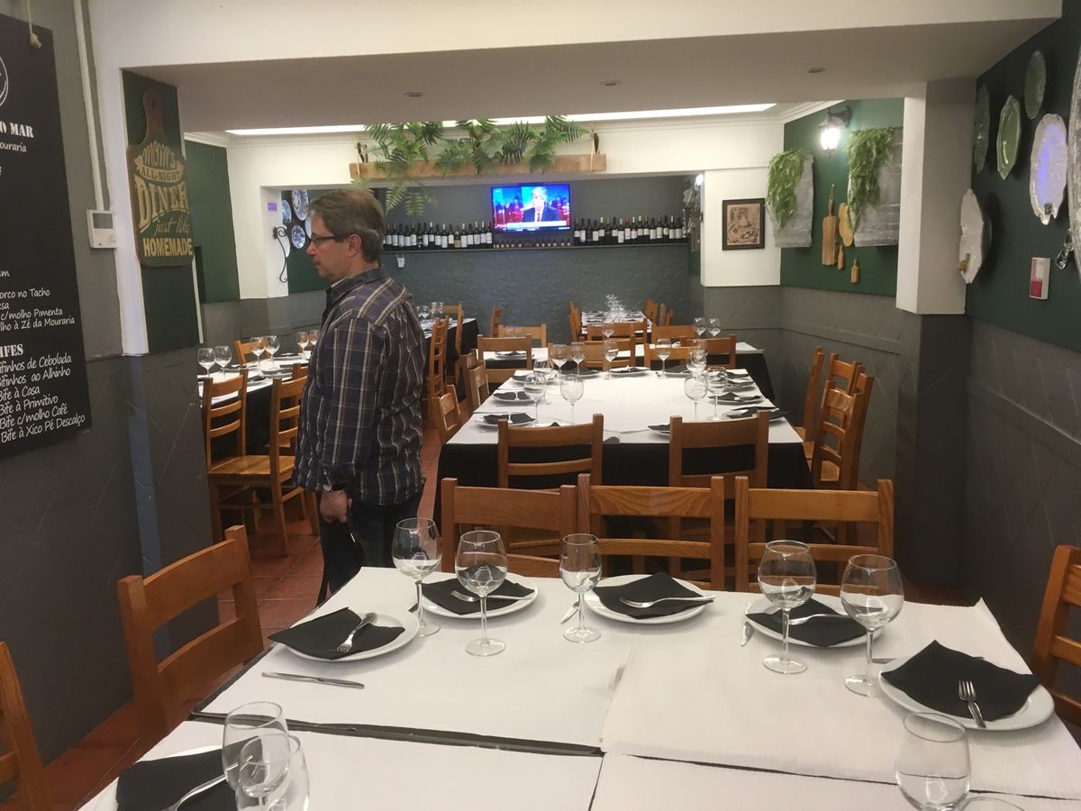 リスボン、Zé da Mouraria 2。
NHK世界入りにくい居酒屋の...