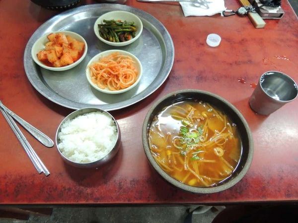 大韓民国 (韓国)・釜山「2016年 船で釜山」の写真：牛肉のスープ