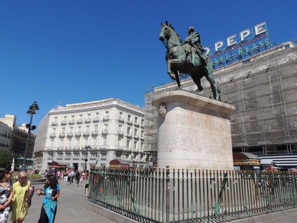 スペイン・マドリッド「2017年 マドリッド」の写真：観光客ならだれでも訪れるマヨール広場。
...