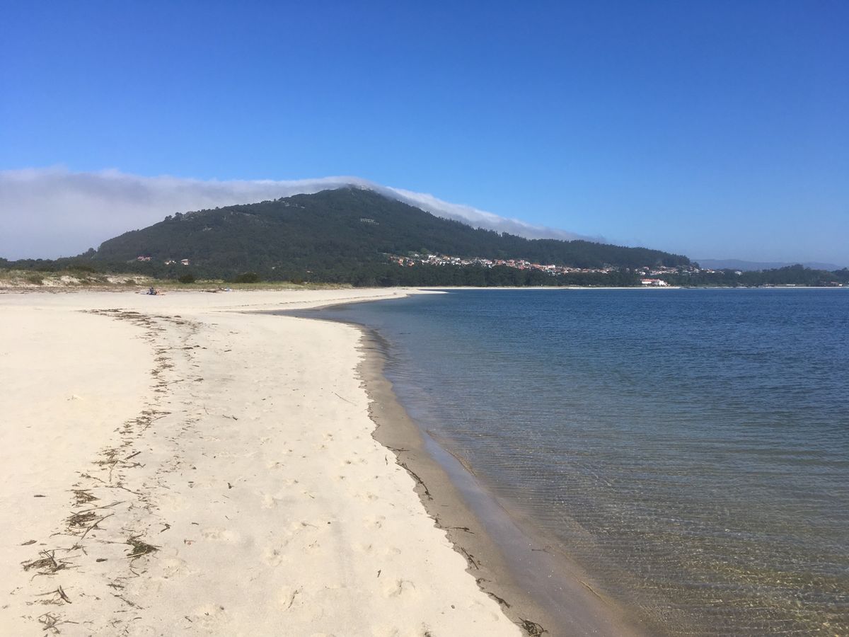 スペイン国境近くの町、モレド。この時期海は人もまばらでのんびりとしていまし...