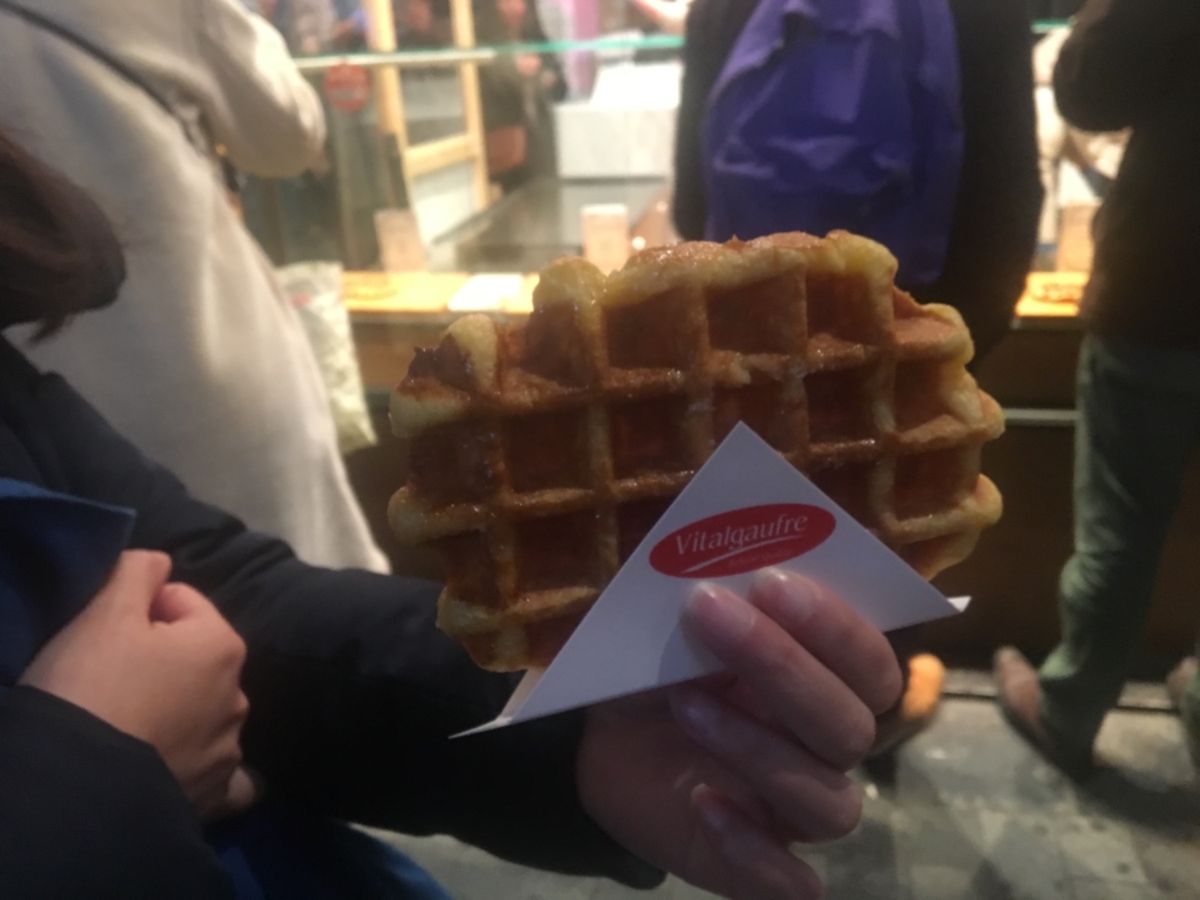 飛行機は３時半頃着。夕方街歩きできました。