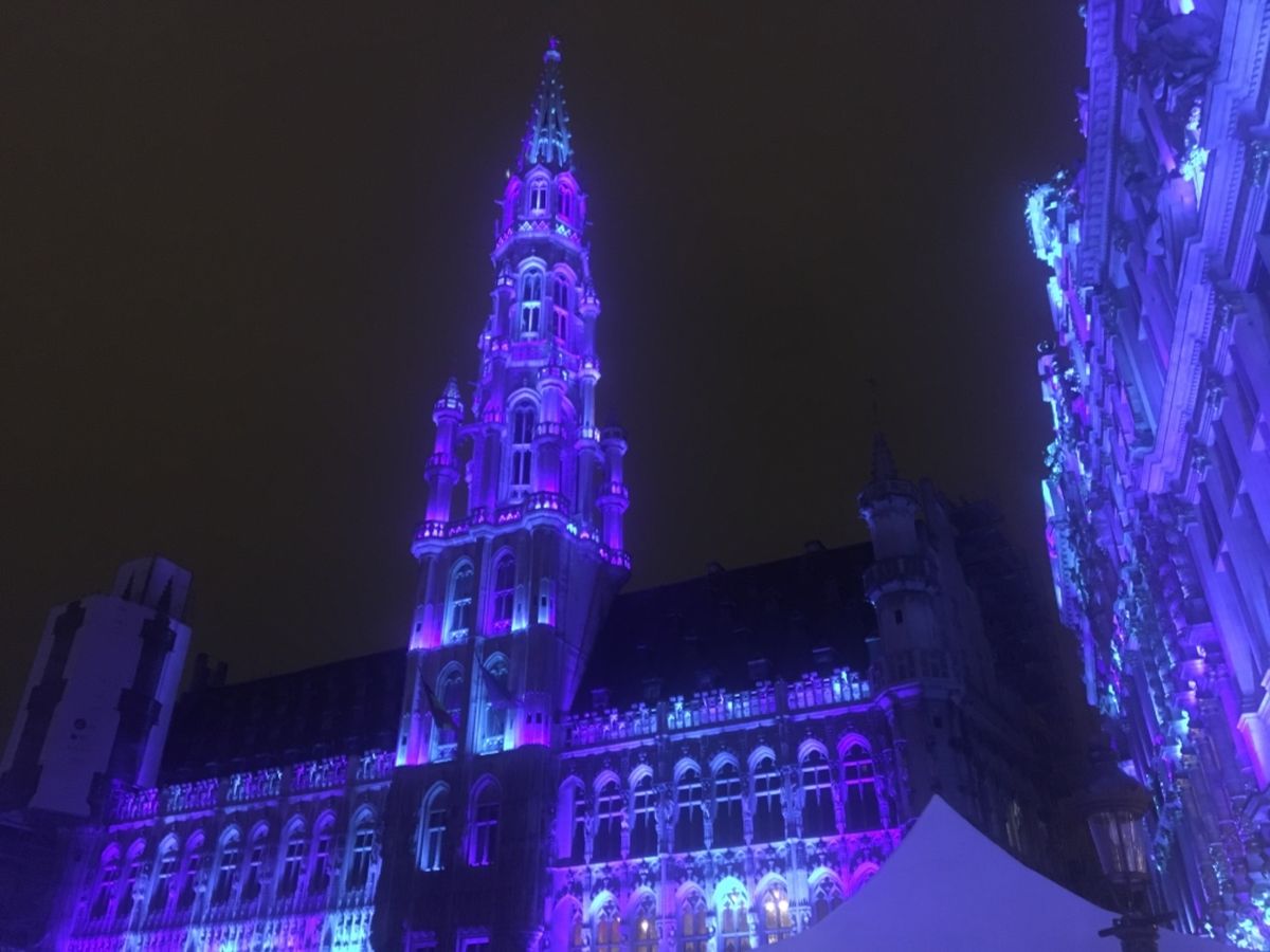 飛行機は３時半頃着。夕方街歩きできました。