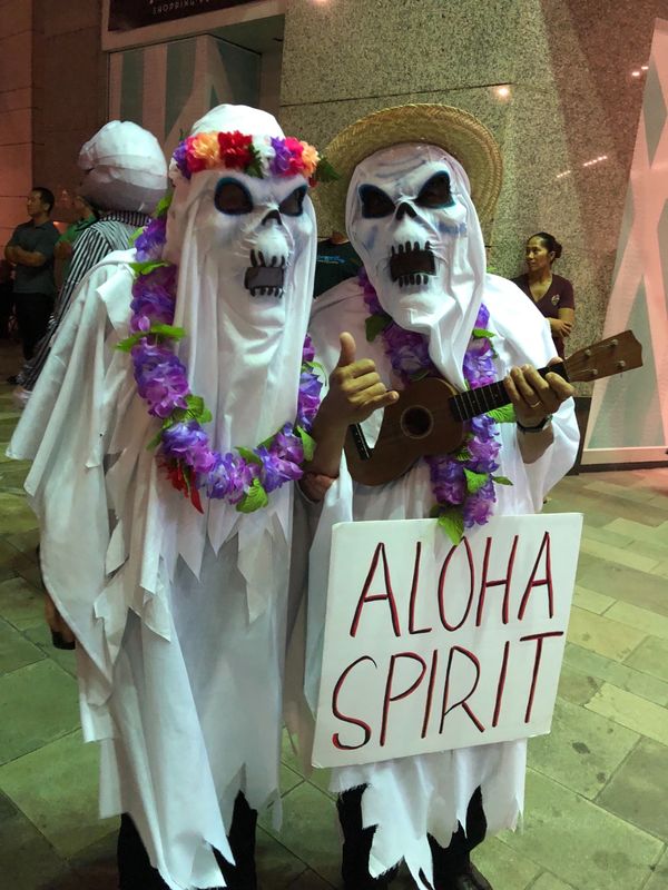 アメリカ(米国)・ハワイ「ハワイでハロウィン」の写真：夜7時頃になると仮装した人がワイキキにい...