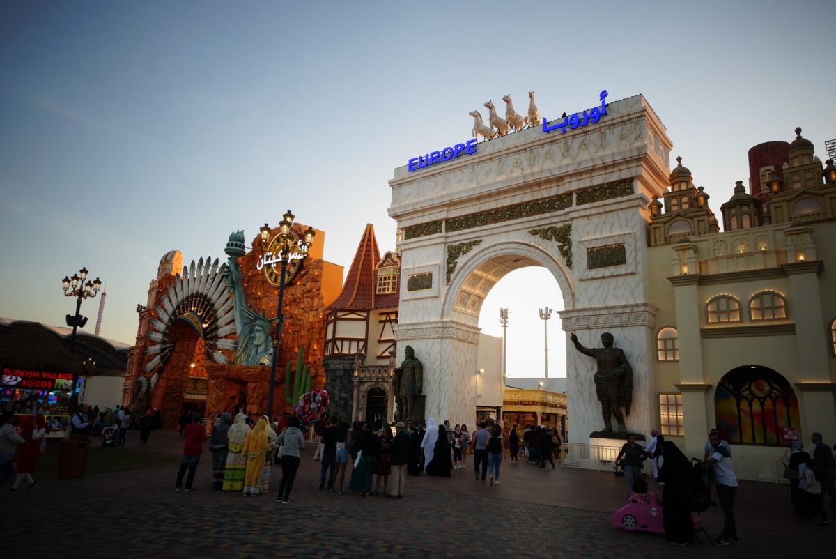 冬季限定のドバイグローバルビレッジには世界各国のパビリオンがあります🐶✨