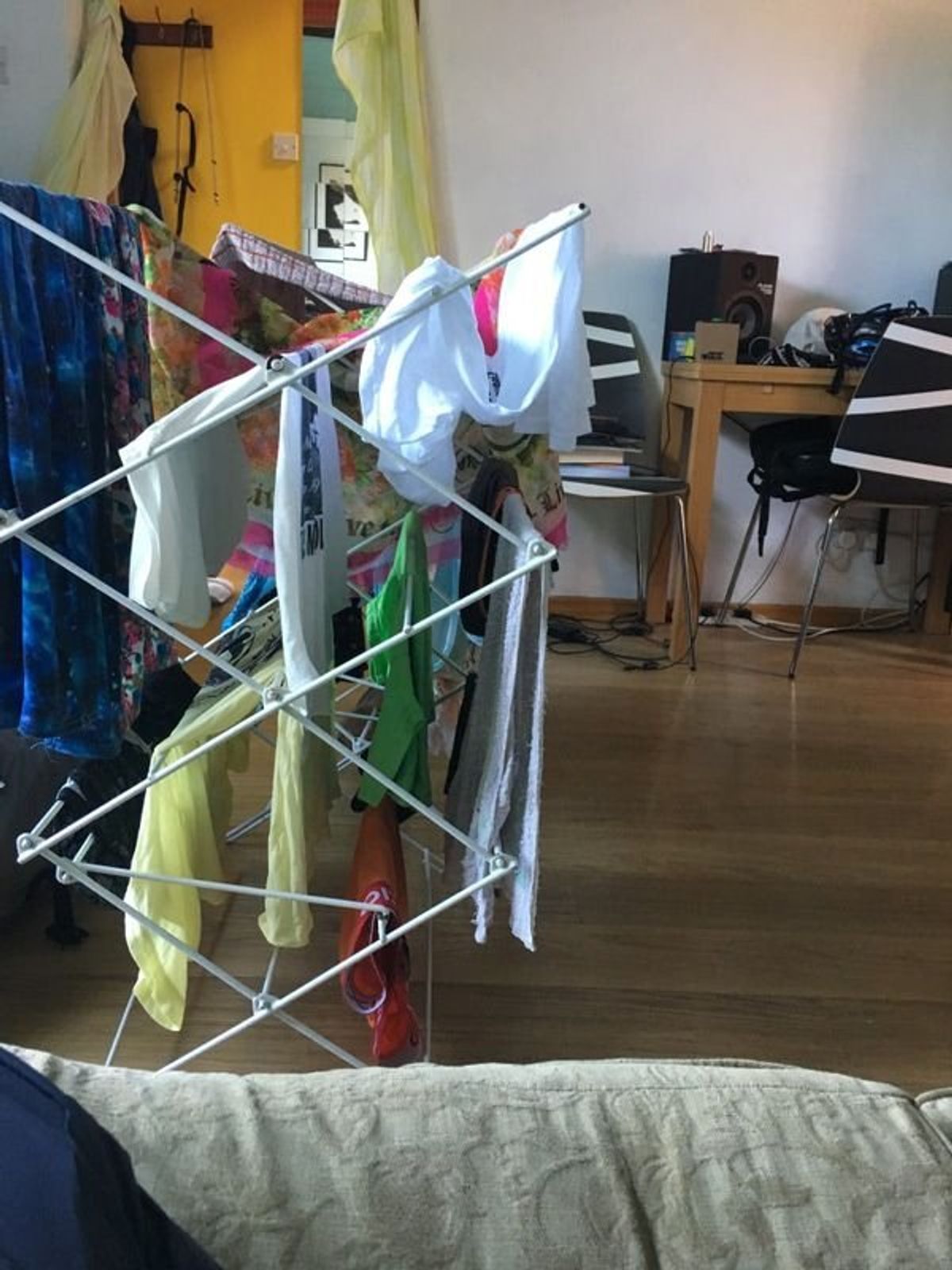 カウチサーフィンのホスト宅外観。
心地よい空間だった。
イギリス人はこんな...