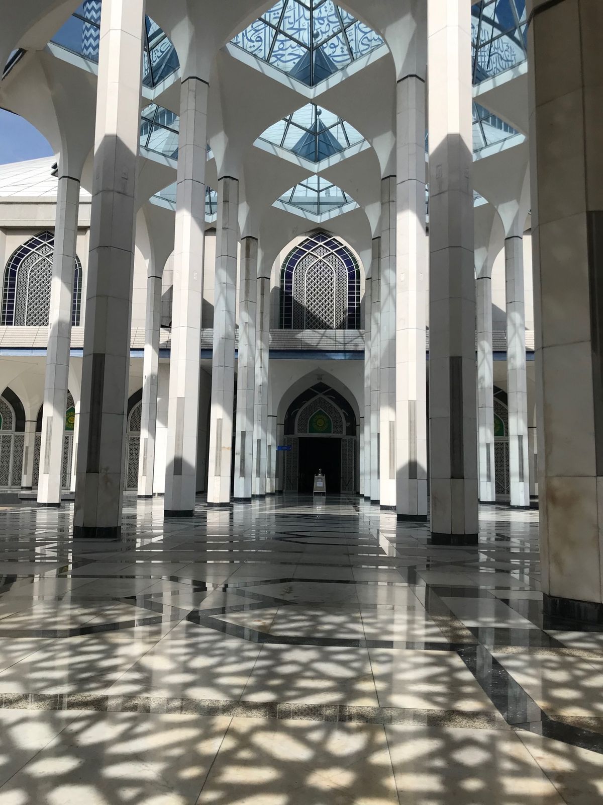 ブルーモスクことスルタン・サラディン・アブドゥル・アジズ・モスク🕌