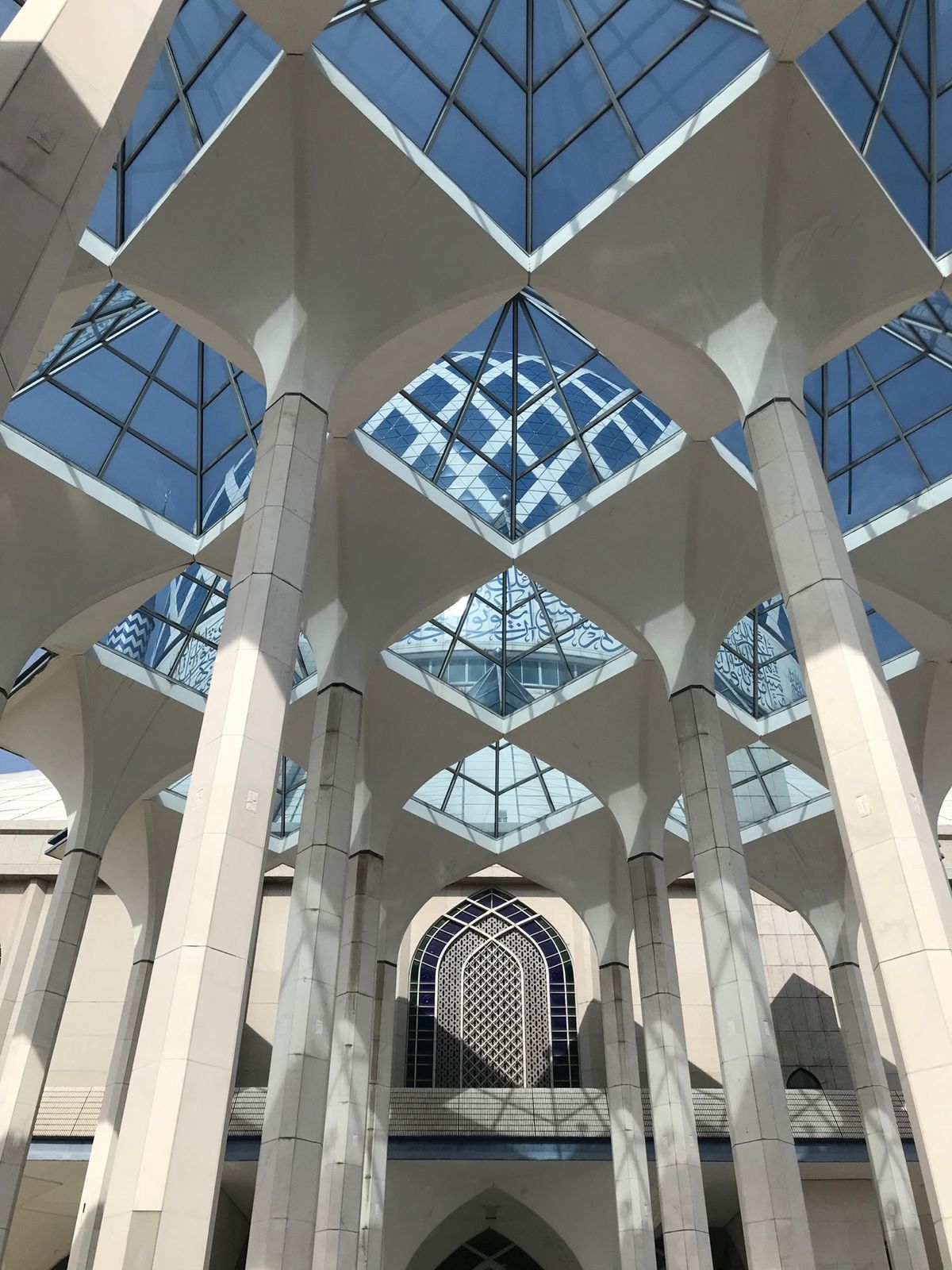 ブルーモスクことスルタン・サラディン・アブドゥル・アジズ・モスク🕌