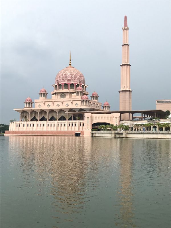 マレーシア「クアラルンプール」の写真：ピンクモスクことプトラモスク🕌
モスクの...