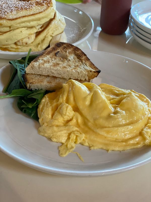 アメリカ(米国)・ハワイ「ハワイ オアフ島」の写真：ビルズのスクランブルエッグ。

七里ヶ浜...